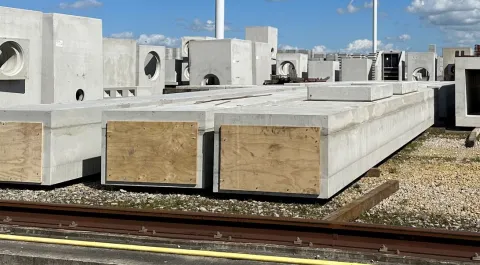 Header paddentunnel op tasveld Martens prefab beton